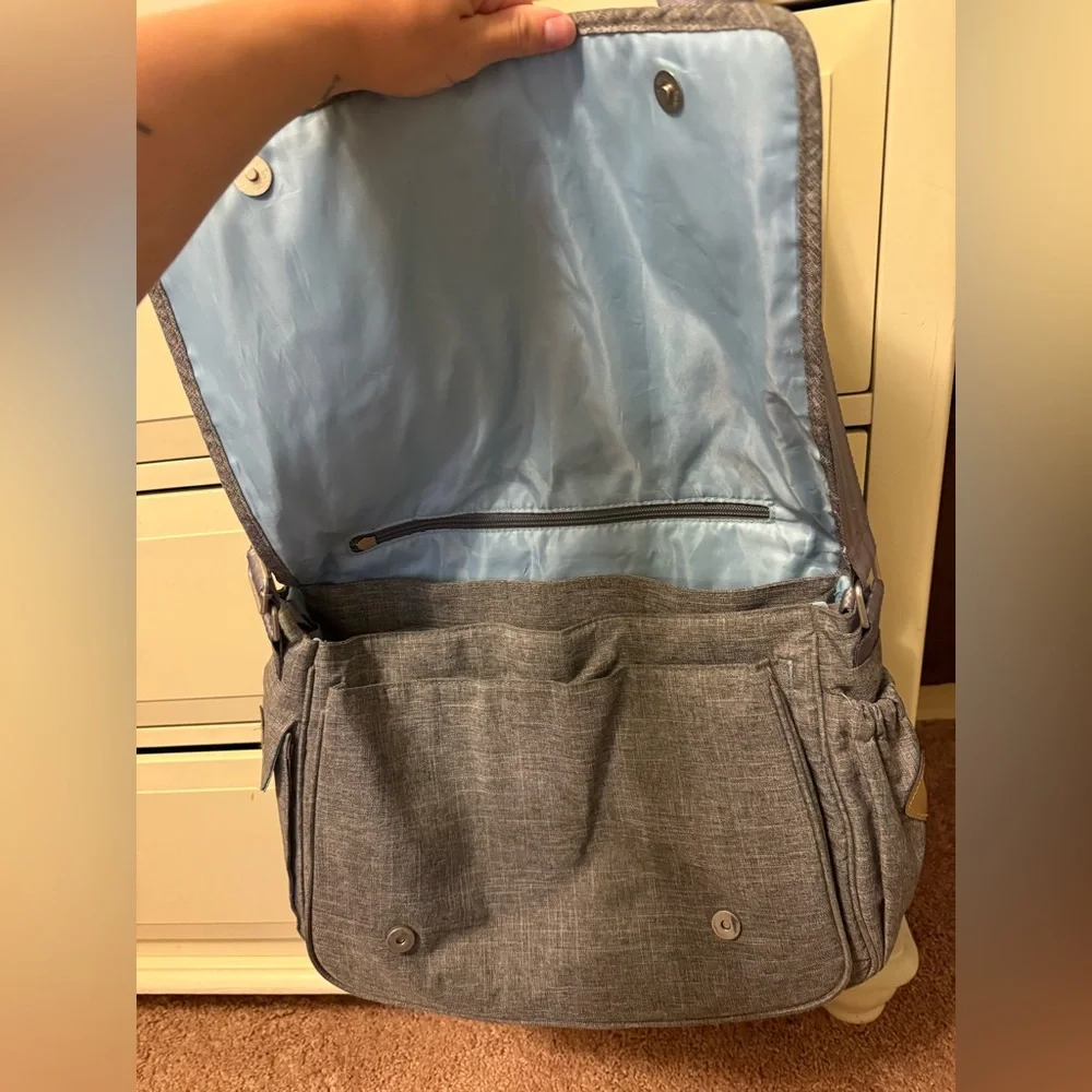 Columbia Gray Baby Bag with Modern Design
